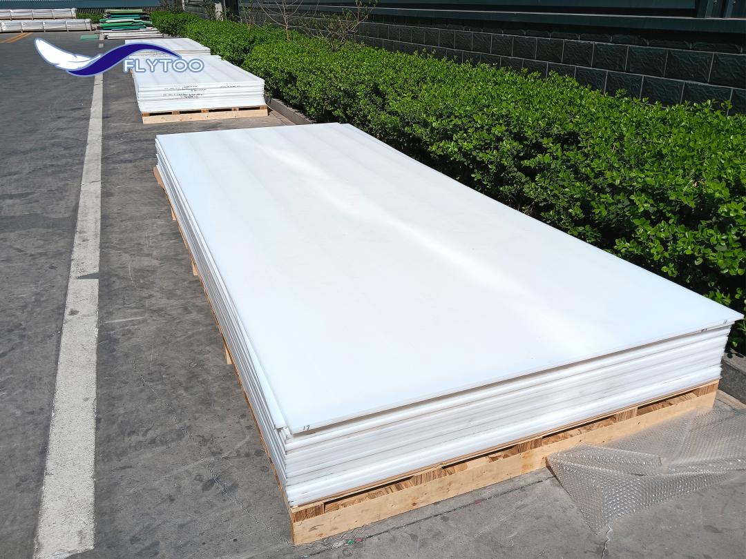 UHMWPE water absorption