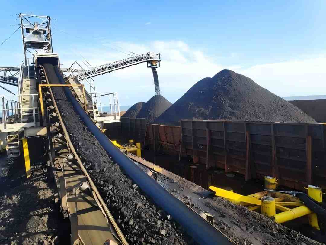 UHMWPE Wear Liners for Coal Conveying Systems