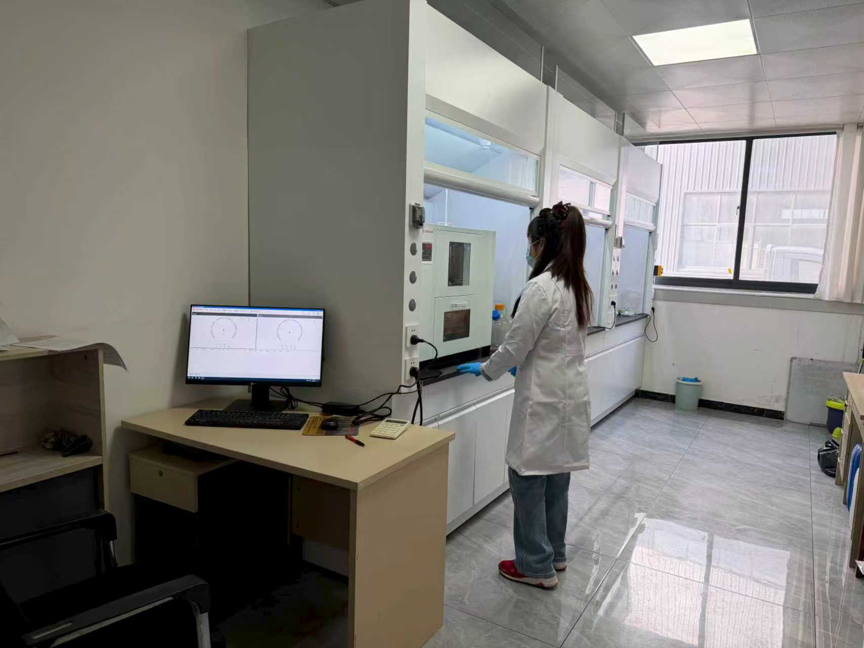 Professional testing laboratory with molecular weight analyzer
