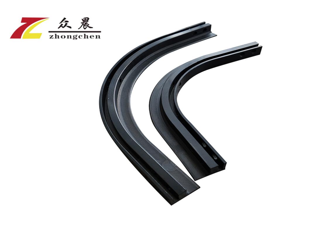double conveyor chain guide